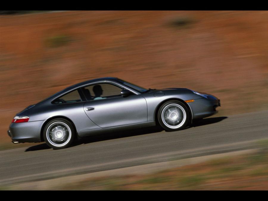  Porsche 911 Carrera 2004 года  (фото 12 из 14)